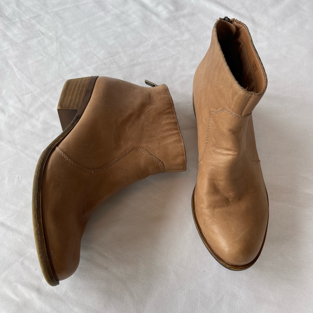 Lucky Brand Tan Ankle Boots
